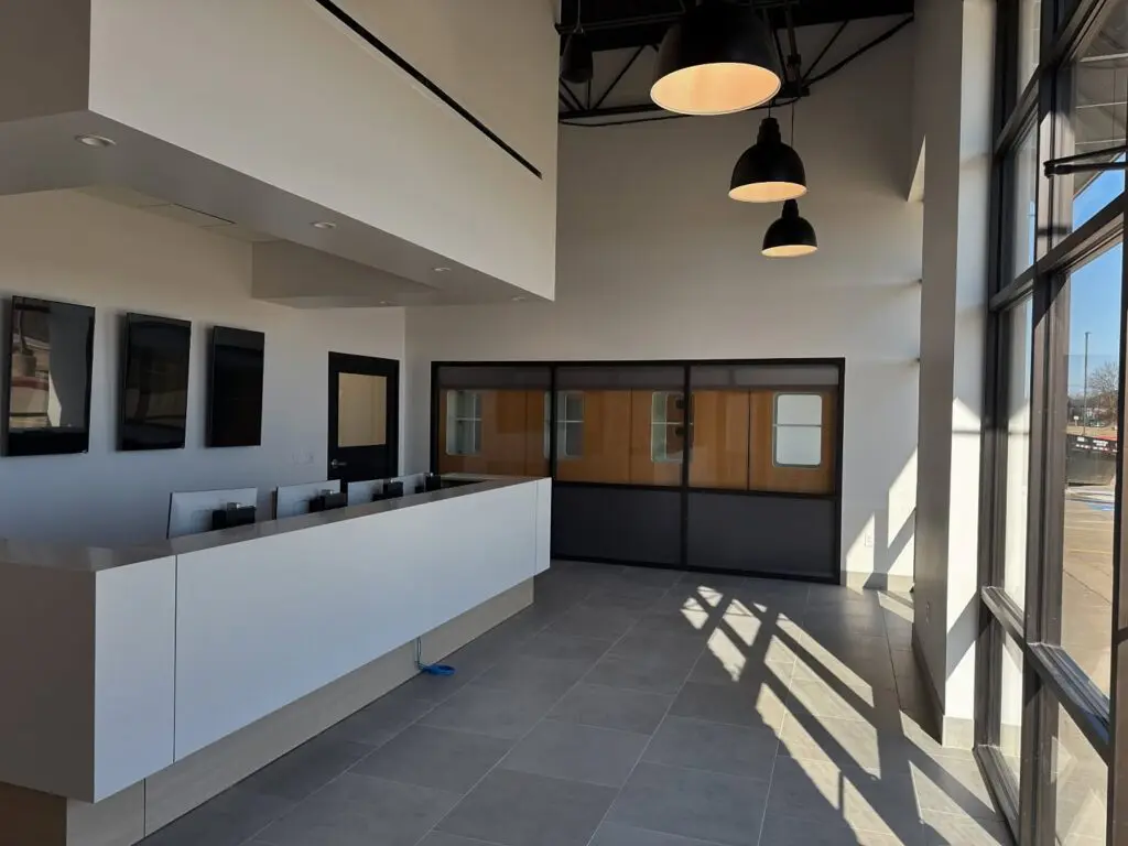 Paws 'n Rec in Bentonville Arkansas front desk